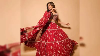 બોલિવૂડ અભિનેત્રી ચિત્રાંગદા સિંહ (Chitrangada Singh) તેના અભિનયની સાથે-સાથે તેની ગ્લેમરસ સ્ટાઈલ માટે પણ જાણીતી છે. અભિનેત્રીની ફેશન સેન્સ તેના ચાહકોને ખૂબ જ પસંદ આવે છે.