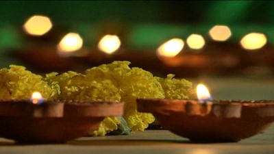 Diwali 2022: દિવાળીની રાત્રે તમે કઈ રીતે પ્રગટાવો છો દીવો ? જાણી લો દીપ પ્રાગટ્યની વિધિ અને સ્થાન !