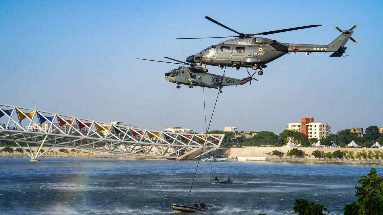 Gandhinagar : આજથી ડિફેન્સ એક્સપોની શરૂઆત, ભારતીય સેનાનું પરાક્રમ અને હાઈટેક શસ્ત્રોને નિહાળી શકશે ગુજરાતીઓ Gandhinagar : આજથી ડિફેન્સ એક્સપોની શરૂઆત, ભારતીય સેનાનું પરાક્રમ અને હાઈટેક શસ્ત્રોને નિહાળી શકશે ગુજરાતીઓ