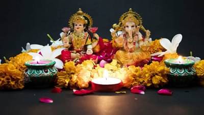 દિવાળી પર દેવી લક્ષ્મી અને ભગવાન ગણેશને આ રીતે પ્રસન્ન કરો, ઘરે જ કરો પૂજા, જાણો પૂજાની રીત