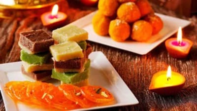 દશેરાનો તહેવાર સચ્ચાઈની જીતનું પ્રતીક છે. આ અવસરે રાવણ દહન કરવામાં આવે છે. લોકો સાથે મળીને આ તહેવાર પર કેટલીક મીઠાઈનો આનંદ પણ માણી શકે છે.