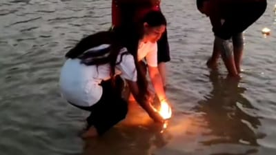 Devbhoomi dwarka: ગોમતી ઘાટ પર કરવામાં આવ્યું દીપદાન, શ્રદ્ધાળુઓએ મોટી સંખ્યામાં કર્યા દ્વારકાધીશના દર્શન