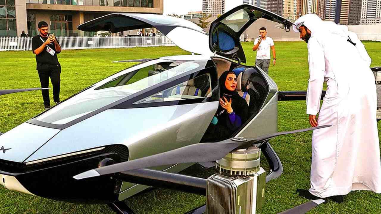 દુબઈ ચેમ્બર ઓફ કોમર્સ એન્ડ ઈન્ડસ્ટ્રીના ઈન્ટરનેશનલ ઓફિસના એક્ઝિક્યુટિવ ડિરેક્ટર ઓમર અબ્દુલ અઝીઝ અલખાન કહે છે કે, નવી ફ્લાઈંગ કાર એક લક્ઝરી સર્વિસ છે. ઉચ્ચ નેટવર્થ ધરાવતા લોકો આવી અદ્ભુત વસ્તુઓની શોધમાં હોય છે. દુબઈ એવી જગ્યા છે, જ્યાં આપણે કહી શકીએ કે, અમારી પાસે આવા ગ્રાહકો છે.
