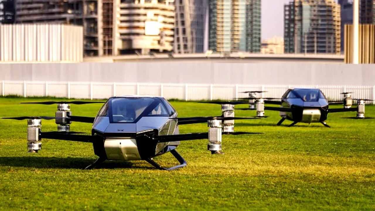 જો કે આ ખાસ પ્રકારની કારની સુરક્ષાને લઈને સવાલો ઉઠી રહ્યા છે. માણસો સાથે ઉડવું કેટલું સલામત હશે? આ પ્રશ્ન રહે છે. આ પ્રશ્નો વચ્ચે, તેને થોડાં વર્ષોમાં દુબઈમાં શરૂ કરવાની યોજના બનાવવામાં આવી રહી છે.