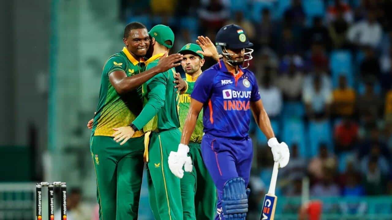 IND vs SA 1st ODI Match Report: રોમાંચક પ્રથમ વનડેમાં ભારતનો 9 રને પરાજય, સંજૂ સેમસન અને અય્યરની શાનદાર ઈનીંગ