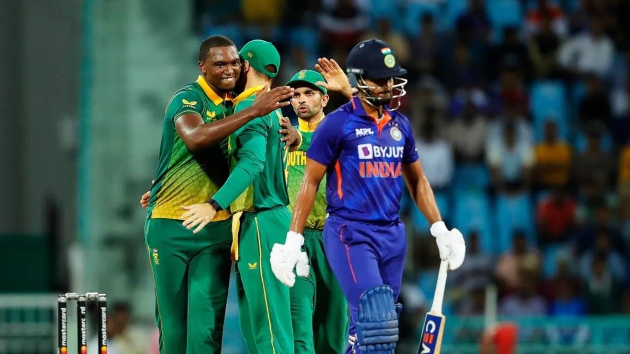 IND vs SA 1st ODI Match Report: રોમાંચક પ્રથમ વનડેમાં ભારતનો 9 રને પરાજય, સંજૂ સેમસન અને અય્યરની શાનદાર ઈનીંગ