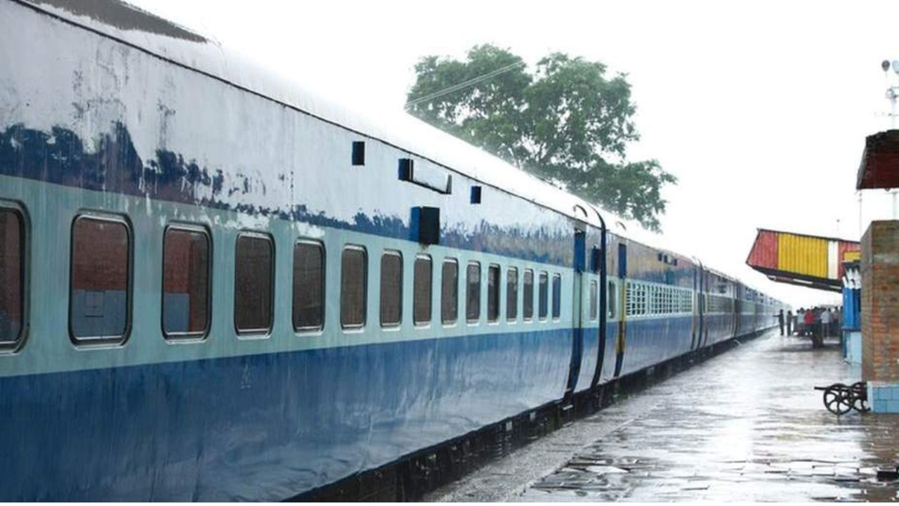 Ahmedabad : મુસાફરોની સુવિધામાં વધારો, પશ્ચિમ રેલવે 18 ટ્રેનોમાં વધારાના કોચ ઉમેરશે