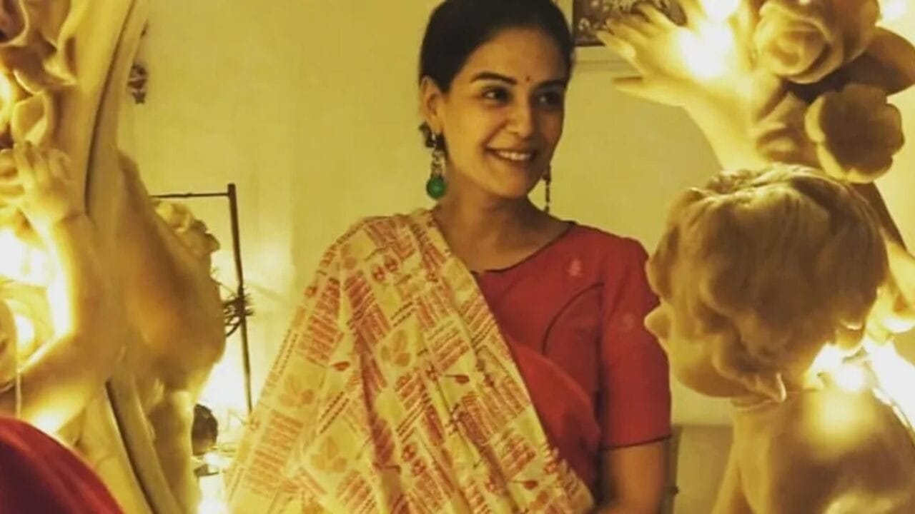 આજે મોના તેનો 41મો જન્મદિવસ ઉજવી રહી છે. ટીવી સિરિયલમાં અભિનેત્રીએ પોતાના જોરદાર અભિનયથી જે ઓળખ બનાવી હતી. તે આજે પણ લોકોના દિલમાં છે.
