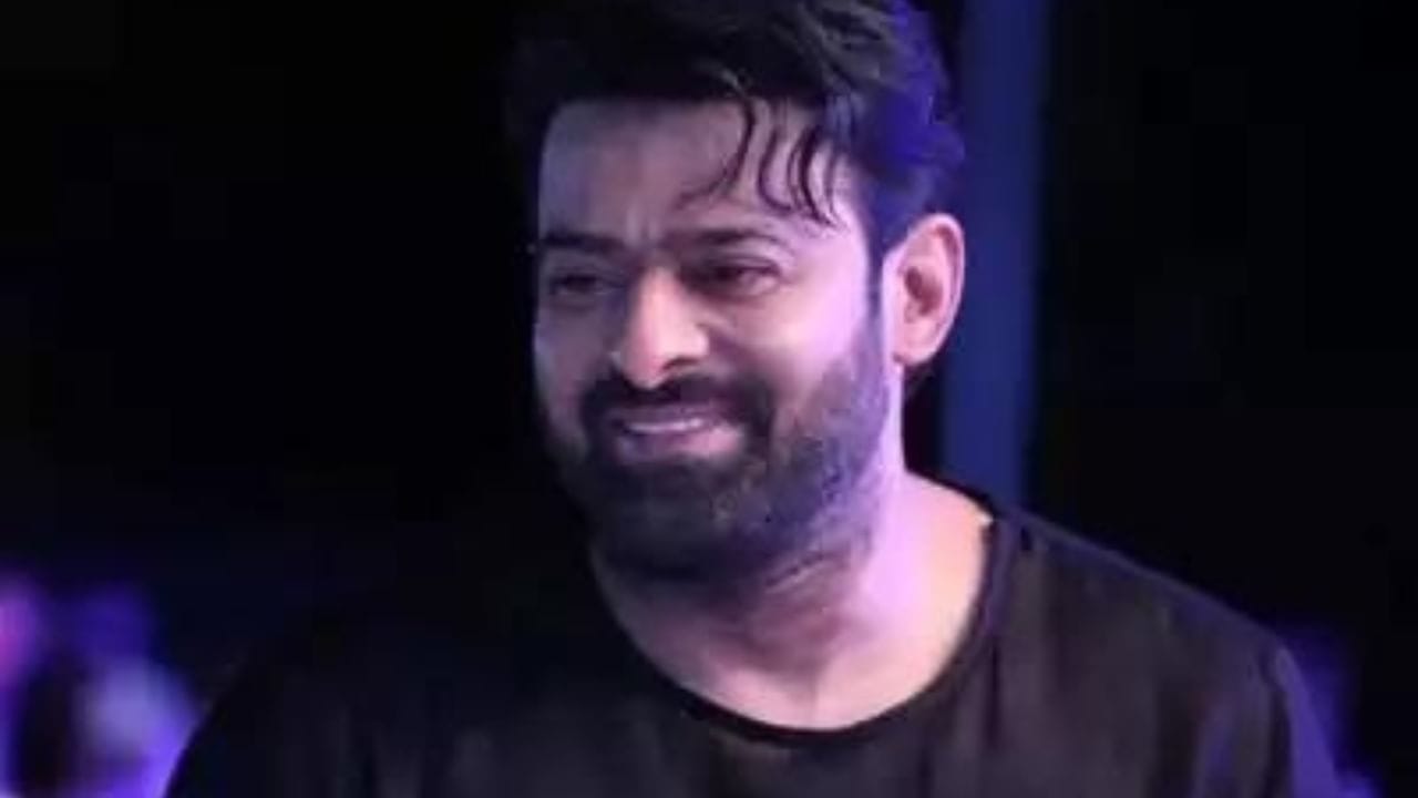 Adipurush ટીઝર વિવાદ વચ્ચે પ્રભાસનો વીડિયો આવ્યો બહાર, યુઝર્સે પૂછ્યું- શું તમે દારૂ પીધો છે?