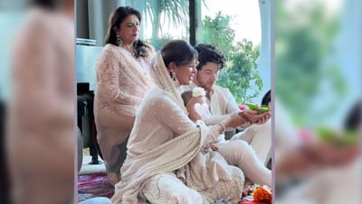 તમામ બોલિવૂડ સ્ટાર્સની જેમ ગ્લોબલ આઈકન પ્રિયંકા ચોપરા અને તેના પતિ નિકે પણ તેમના ચાહકો સાથે દિવાળીની ઉજવણીની તસવીરો શેર કરી છે. આ પ્રસંગે તેમની નાની પુત્રી માલતી પણ જોવા મળી હતી.