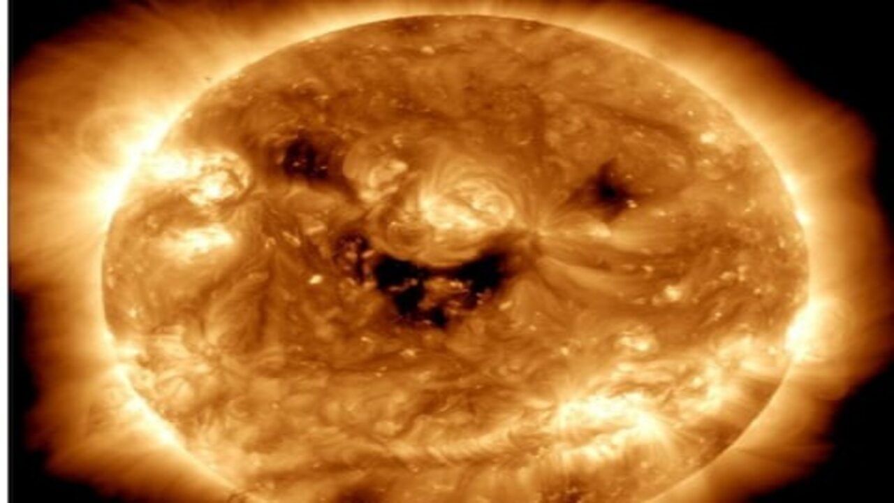 અવકાશમાં હસતો જોવા મળ્યો સૂર્ય, નાસાના ઉપગ્રહે લીધી સૂર્યની અદ્દભુત તસવીરો