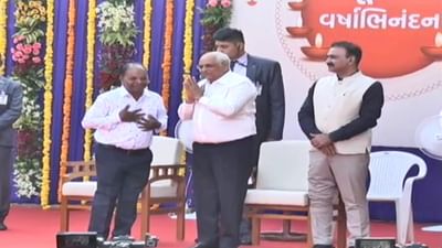 Gandhinagar: નવા વર્ષે આયોજિત સ્નેહ મિલન કાર્યક્રમમાં CM ભુપેન્દ્ર પટેલે આપી હાજરી, પ્રધાનો અને હોદ્દેદારો સાથે કરી મુલાકાત