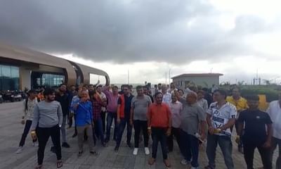 Surat : હજીરા ઘોઘા રોરો ફેરી ઉપડવાના સમયમાં ફેરફાર કરાતા મુસાફરોમાં આક્રોશ