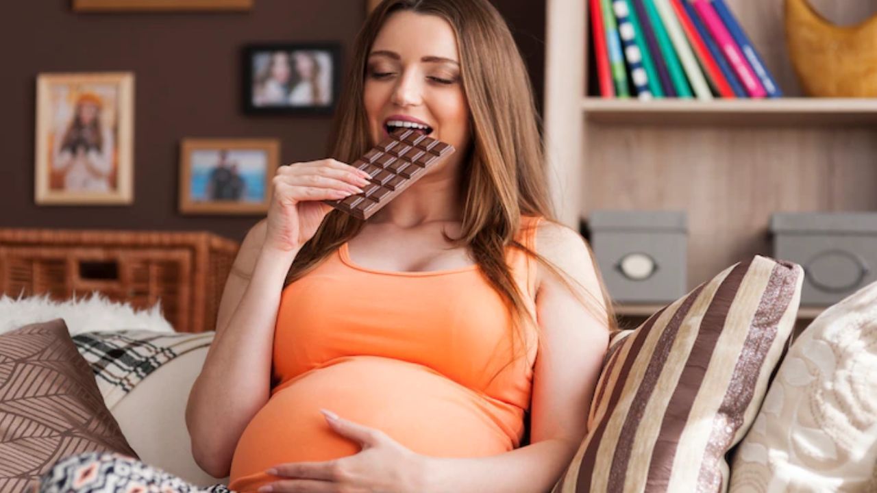 Chocolate: મહિલાઓને ગર્ભાવસ્થા દરમિયાન ચોકલેટ ખાવાથી ઘણા ફાયદા થાય છે