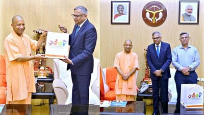 દેશના પ્રતિષ્ઠિત ઔદ્યોગિક સમૂહ ટાટા સન્સના અધ્યક્ષ નટરાજન ચંદ્રશેખરન આજે શુક્રવારે ઉત્તરપ્રદેશના મુખ્યમંત્રી યોગી આદિત્યનાથ સાથે મુલાકાત કરી હતી. આ બેઠક દરમિયાન તેમની પત્ની પણ હાજર રહ્યા હતા. 