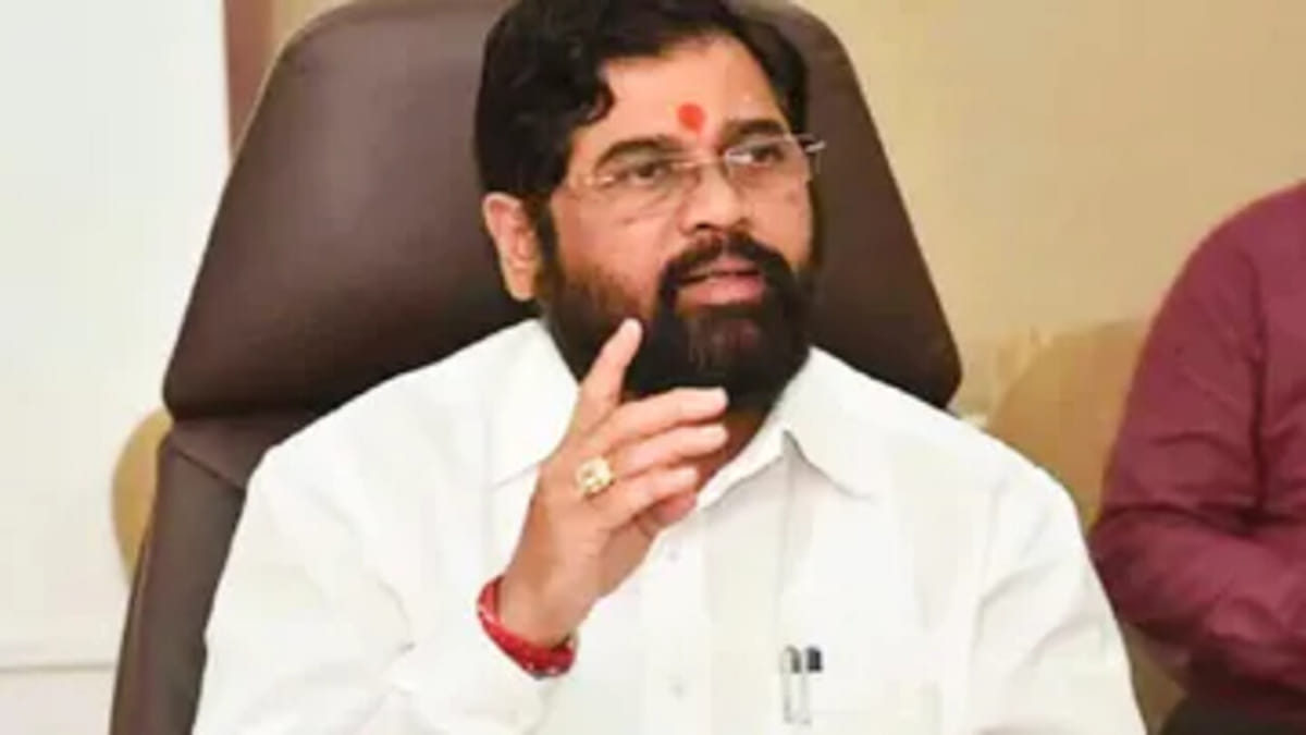 ધનુષ જતુ રહેતા શિંદે જૂથે ઉઠાવી ઢાલ તલવાર, ચૂંટણી ચિન્હ નક્કી કરવા ચૂંટણી પંચને આપ્યા 3 પ્રતિક