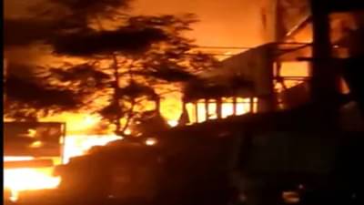 Breaking News ફટાકડાની ફેક્ટરીમાં થયો વિસ્ફોટ, અનેક લોકો કાટમાળ નીચે દટાયા