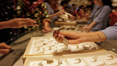 Surat : ગુરુપુષ્ય નક્ષત્ર પર થઇ જવેલર્સને ચાંદી, હવે ધનતેરસ પર નજર