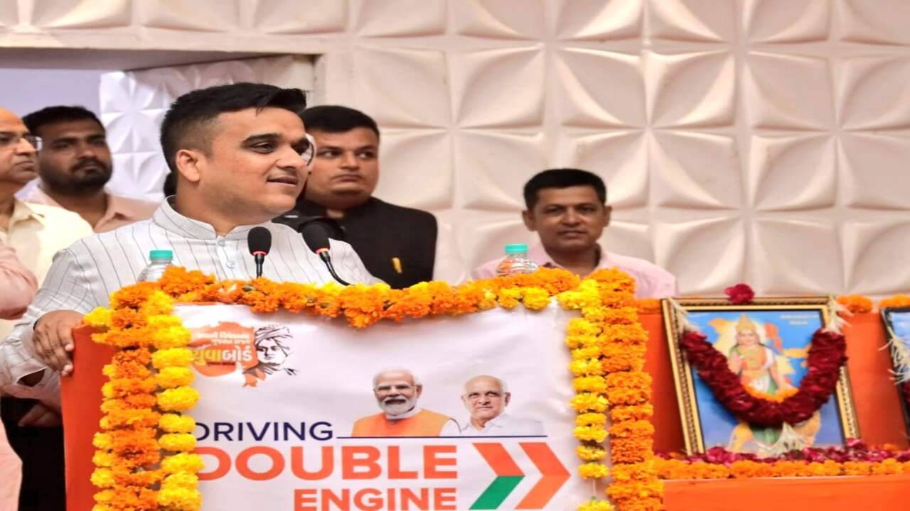 Kheda : ઉંઢેલા ગામમાં પથ્થરમારાની ઘટના અંગે હર્ષ સંઘવીના પ્રહાર, પથ્થર મારનારાનો કોઈ ધર્મ નથી હોતો