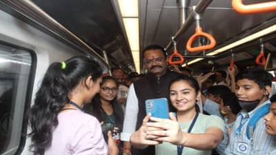 Ahmedabad: શિક્ષણ મંત્રી જીતુ વાઘાણીએ વિદ્યાર્થીઓ સાથે સ્ટડી ટૂર અંતર્ગત કરી મેટ્રોમાં સફર