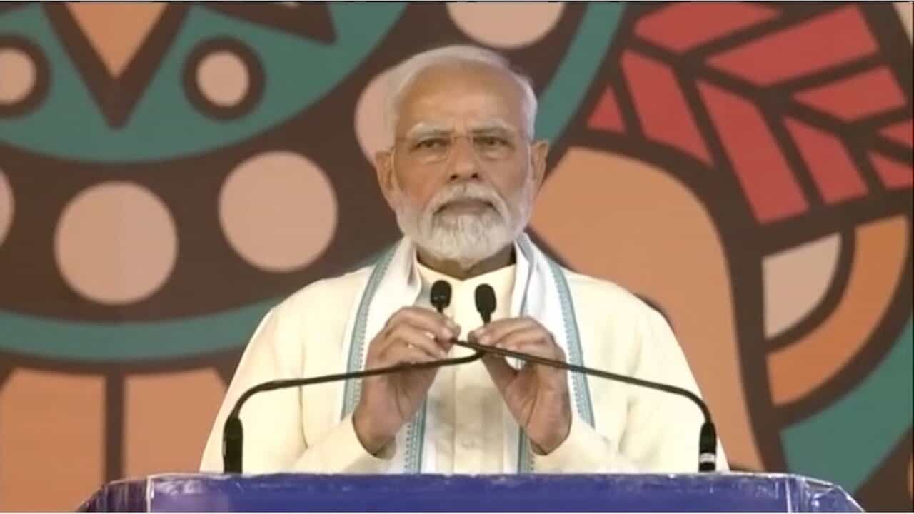 PM મોદીએ બનાસકાંઠામાં વિકાસકામોનું કર્યુ ખાતમુહુર્ત, સરદાર સાહેબ મુદ્દે પીએમના કોંગ્રેસ પર પ્રહાર