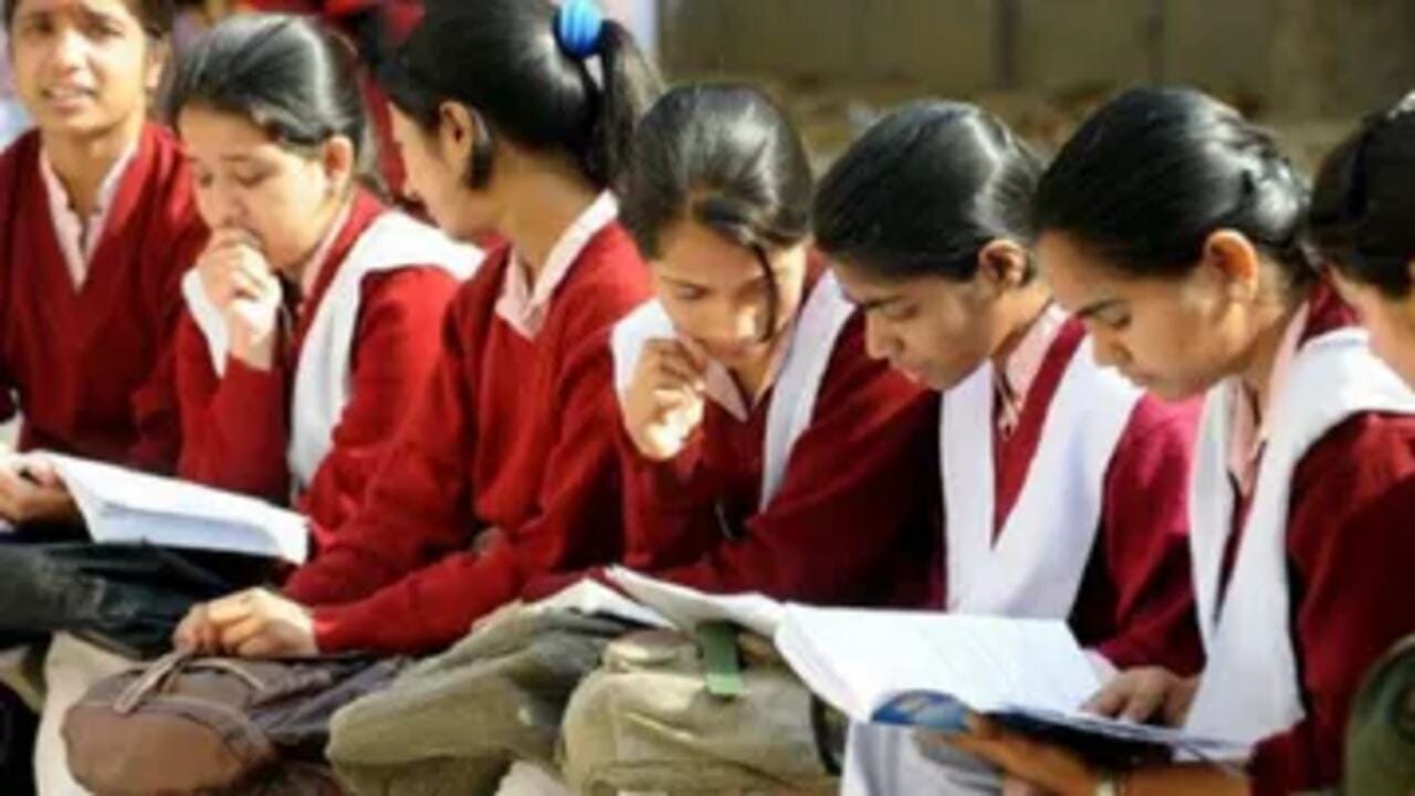 CBSE બોર્ડની પરીક્ષા 15 ફેબ્રુઆરીથી યોજાશે ! જાણો ડેટશીટ સંબંધિત લેટેસ્ટ અપડેટ