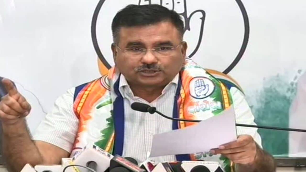 Ahmedabad: મોરબી દુર્ઘટનાની તપાસ માટે રચાયેલી SIT સામે કોંગ્રેસે સવાલો ઉઠાવીને ન્યાયિક તપાસની કરી માંગણી