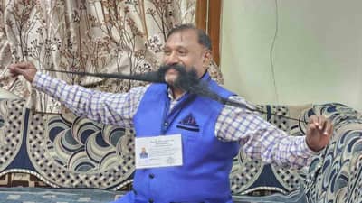 Gujarat Election 2022: મુછાળો મુરતિયો! આ ઉમેદવારે ચૂંટણી નિશાન કરતા 5 ફુટ લાંબી મૂછે વધારે આકર્ષણ જમાવ્યુ