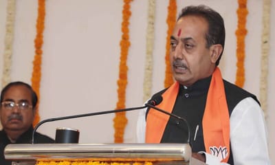 Gujarat Election 2022: ટિકિટ ન મળતા નારાજ હકુભાને ભાજપે મનાવ્યા, ફોર્મ ભરવા પહોંચેલા રિવાબા સાથે હાજર રહી કહ્યુ, 'હું પાર્ટીથી નારાજ નથી'