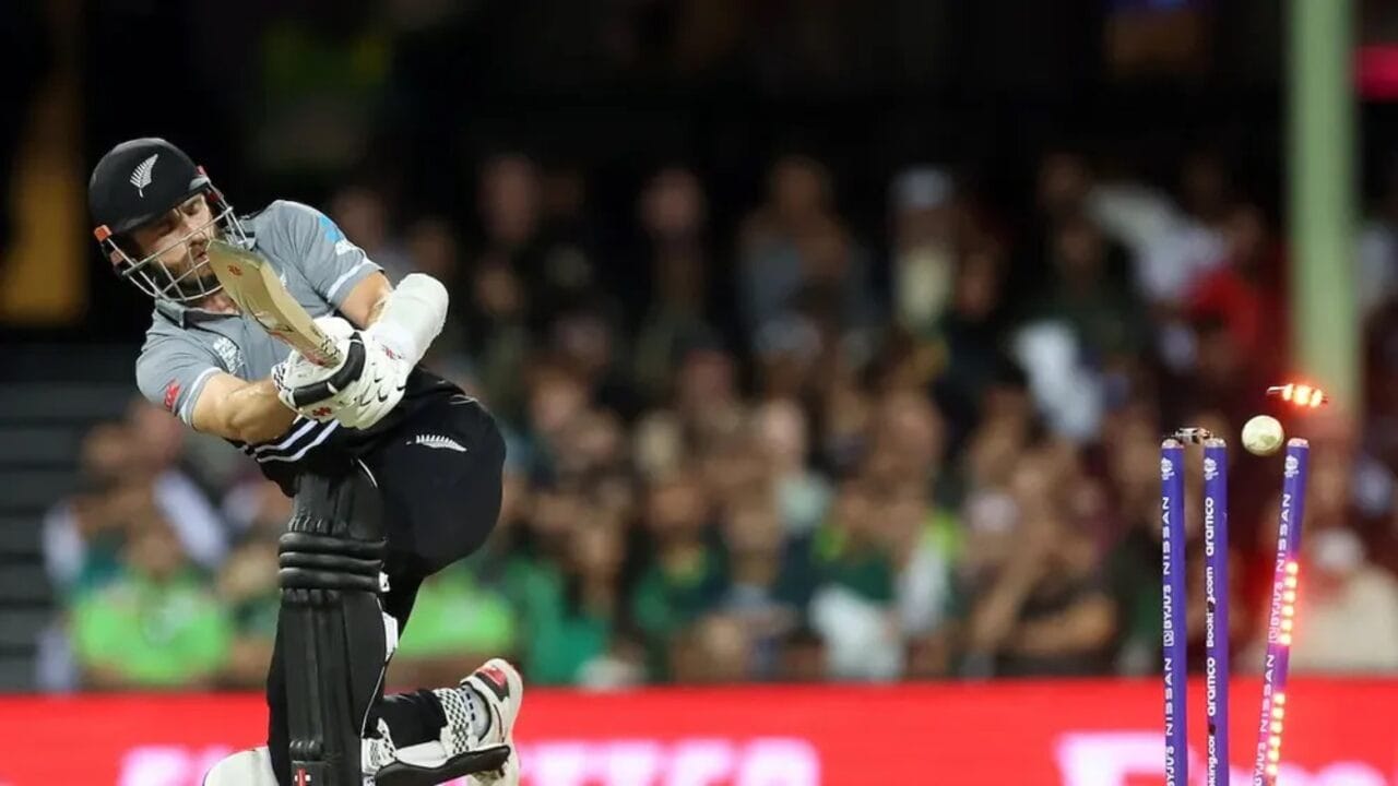 કેપ્ટન કેન વિલિયમસનને વહેલું મેદાનમાં આવવું પડ્યું અને તે 17મી ઓવર સુધી મેદાન પર રહ્યો પરંતુ ટી20માં જે પ્રકારની ઇનિંગ્સ રમવી જોઈતી હતી તે રમી શક્યો નહીં. તેણે 42 બોલનો સામનો કર્યા બાદ માત્ર 46 રન બનાવ્યા હતા.