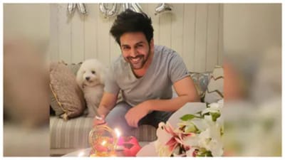 કાર્તિક આર્યન આજે તેનો 32મો જન્મદિવસ ઉજવી રહ્યો છે. કાર્તિક પોતાના જન્મદિવસ પર માતા-પિતા તરફથી મળેલા સરપ્રાઈઝ જોઈને ઈમોશનલ થઈ ગયો હતો. તેણે ઈન્સ્ટાગ્રામ પર પોસ્ટ કરી અને લખ્યું, 'In every birth i would like to be born as your koki'
