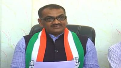 Gujarat Election 2022: કોંગ્રેસે બોટાદથી મનહર પટેલની ટિકિટ કાપી, તેમણે સોશિયલ મીડિયા પર પોસ્ટ લખી કાઢ્યો બળાપો