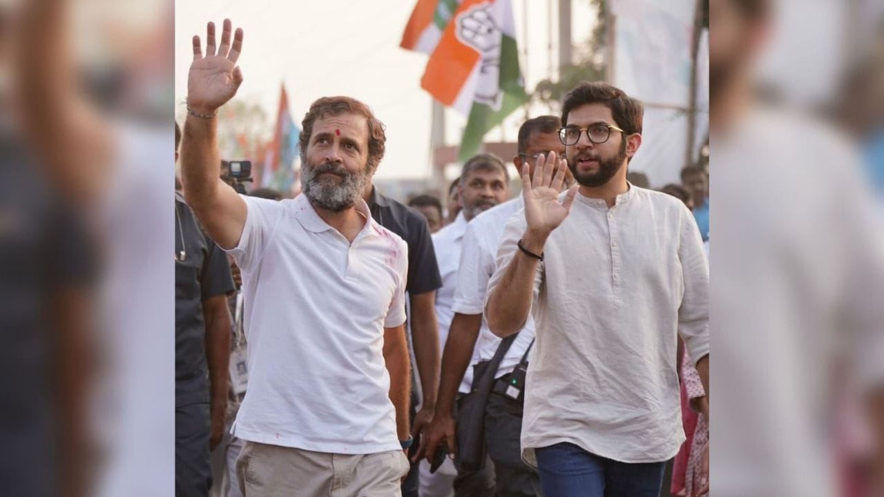 ઉદ્વવ ઠાકરેની શિવસેનાના નેતા અને મહારાષ્ટ્રના પૂર્વ મંત્રી આદિત્ય ઠાકરે હિંગોલીના કલમપુરીમાં કોંગ્રેસની ભારત જોડો યાત્રામાં જોડાયા હતા. આદિત્ય ઠાકરે રાહુલ ગાંધીની સાથે પદયાત્રા કરતા જોવા મળ્યા હતા.