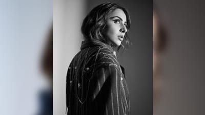 રકુલ પ્રીત સિંહનો દરેક લુક તેના ફેન્સ માટે ખાસ છે. સામાન્ય રીતે ટ્રેડિશનલ આઉટફિટમાં જોવા મળતી અભિનેત્રીનો લેટેસ્ટ લુક ખૂબ જ ક્લાસી છે. 
