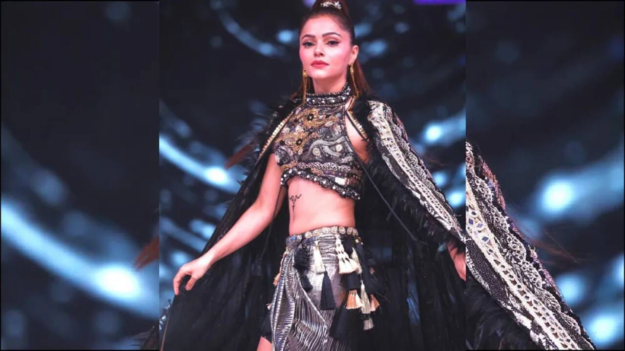 હાલમાં 'ઝલક દિખલા જા'ની સ્પર્ધક તરીકે જોવા મળેલી રૂબીના દિલૈક આ શો પહેલા સીરિયલ 'શક્તિ'માં લીડ રોલમાં જોવા મળી છે. રૂબીના પણ પોતાની બોલ્ડનેસનો પુરાવો આપતી રહે છે. (Instagram: rubinadilaik)