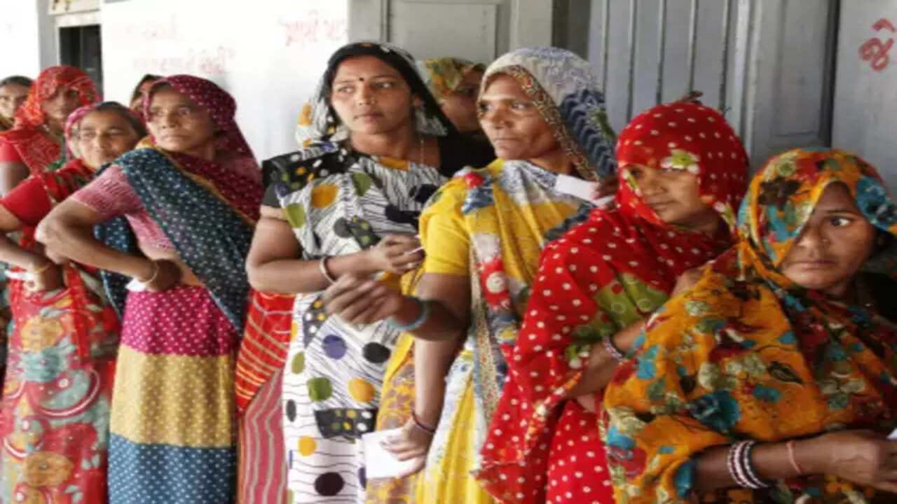 Gujarat Election 2022: એક એવી બેઠક જ્યાં મહિલા મતદારો બનશે નિર્ણાયક, અહીં ખાસ 7 પોલિંગ સ્ટેશનની કરાઇ રચના
