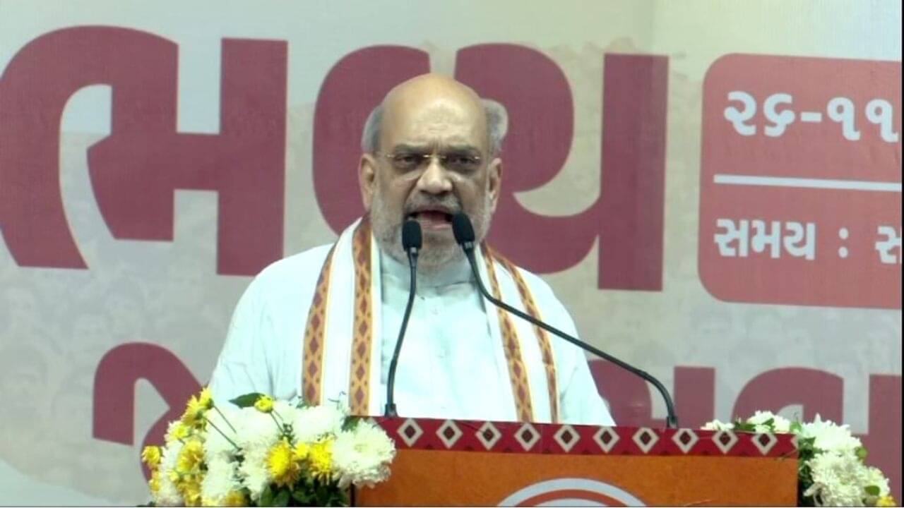 ગુજરાત ચૂંટણી 2022: ગૃહપ્રધાન અમિત શાહે ખાનપુર ભાજપ કાર્યાલયે યોજી બેઠક, ઉમેદવારોને આપ્યુ ચૂંટણીલક્ષી માર્ગદર્શન