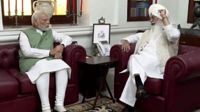 PM મોદી પહોંચ્યા રાધા સ્વામી સત્સંગ, બાબા ગુરિન્દર સિંહ ધિલ્લોન સાથે 1 કલાક સુધી વાત કરી