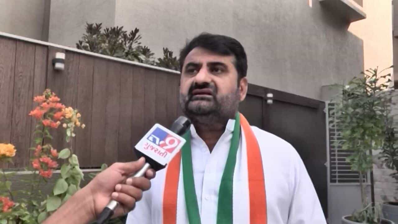 અમદાવાદ પૂર્વની વટવા બેઠક પરથી કોંગ્રેસે OBC ઉમેદવાર બળવંતસિંહ ગઢવીને આપી ટિકિટ, તો ભાજપમાં હજુ સસ્પેન્સ યથાવત