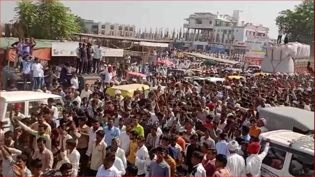 બનાસકાંઠાના ધાનેરાથી ભાજપમાંથી ટિકિટ ન મલતા માવજી દેસાઈએ શક્તિપ્રદર્શન સાથે કરી અપક્ષ ઉમેદવારી