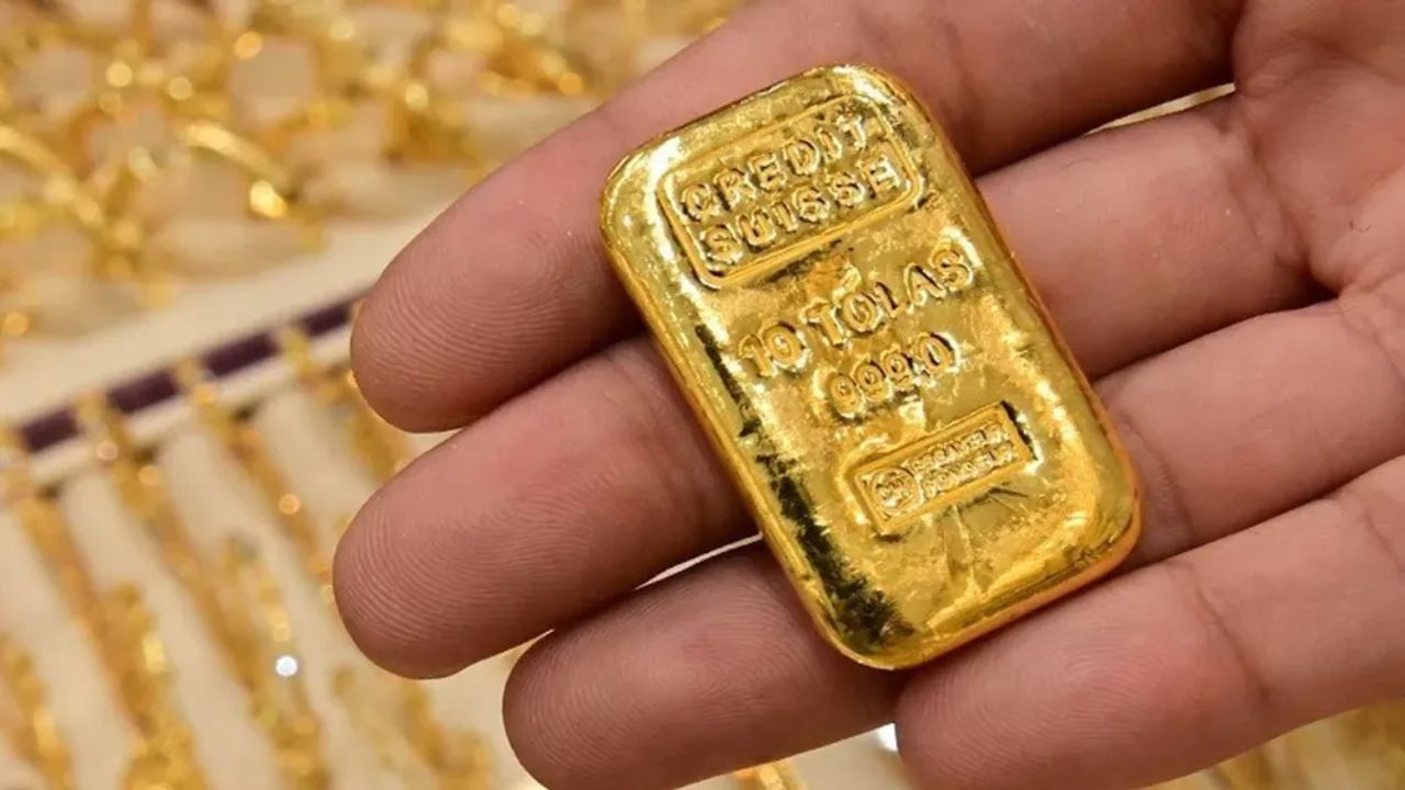 Gold Price Today : સોનું છ મહિનાના રેકોર્ડ સ્તરેથી ગગડ્યુ, જાણો કેમ બદલાઈ સોનાની ચાલ