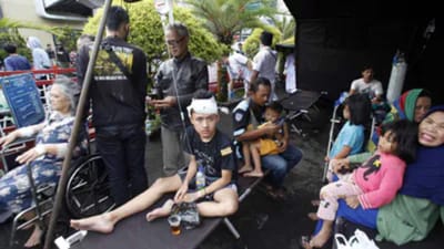 ઇન્ડોનેશિયાના મુખ્ય ટાપુ જાવામાં આજે એટલે કે 21 નવેમ્બરે ઓછામાં ઓછા 162 લોકોના મોત થયા છે, જ્યારે સેંકડો લોકો ઈજાગ્રસ્ત થયા છે. ભૂકંપના કારણે ડઝનેક ઈમારતોને નુકસાન થયું હતું અને લોકોને પોતાનો જીવ બચાવવા માટે શેરીઓ અને ગલીઓમાં ભાગવું પડ્યું હતું. 5.4ની તીવ્રતાનો ભૂકંપ પશ્ચિમ જાવા પ્રાંતના સિઆનજુર પ્રદેશમાં 10 કિલોમીટર (6.2 માઇલ)ની ઊંડાઈ પર કેન્દ્રિત હતો.