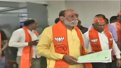 સુરત:  ઘોડા પર સવાર થઈ ફોર્મ ભરવા પહોંચ્યા ભાજપના આ નેતા, જુઓ વીડિયો