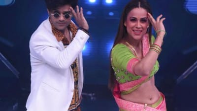 કલર્સ ટીવીના ડાન્સ રિયાલિટી શો ઝલક દિખલા જા 10માં મેકર્સ એક નવો ટ્વિસ્ટ લઈને આવ્યા છે. આ અઠવાડિયે તમામ સ્પર્ધકોના કોરિયોગ્રાફરની અદલાબદલી કરવામાં આવી છે. તો ચાલો એક નજર કરીએ આ અઠવાડિયે જોવા મળેલા સ્પર્ધકોની ફેશનેબલ સ્ટાઈલ પર