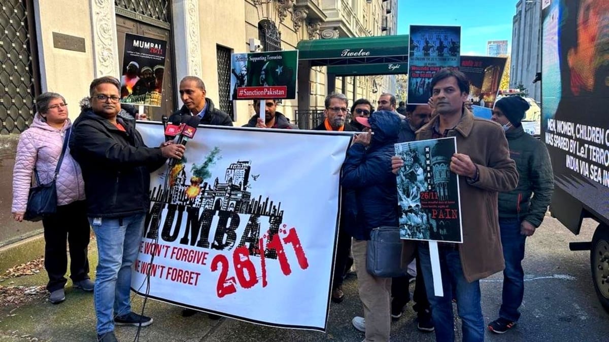 26/11 મુંબઈ આતંકી હુમલોઃ અમેરિકા-યુકે સહિત અનેક દેશોમાં 'ગુસ્સો', PAK વિરુદ્ધ ઉગ્ર સૂત્રોચ્ચાર 26/11 મુંબઈ આતંકી હુમલોઃ અમેરિકા-યુકે સહિત અનેક દેશોમાં 'ગુસ્સો', PAK વિરુદ્ધ ઉગ્ર સૂત્રોચ્ચાર