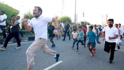 'જ્યારથી મેં અમેઠીમાં રાહુલ ગાંધીને હરાવ્યા ત્યારથી તેઓ ભાગતા ફરે છે'- સ્મૃતિ ઈરાનીનો કટાક્ષ