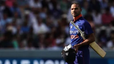 દેશની રાજધાની દિલ્હીમાં પ્રદૂષણ વધી રહ્યું છે. હવા ખરાબ છે. પ્રદૂષણ કટોકટીના સ્તરે પહોંચી ગયું છે. એર ક્વોલિટી ઈન્ડેક્સ 450ના સ્તરે પહોંચી ગયો છે. પ્રદૂષણના કારણે શ્વાસ લેવામાં પણ તકલીફ પડી રહી છે. દિલ્હી-NCRની હાલત જોઈને ભારતીય ઓપનર શિખર ધવન ગભરાઈ ગયો.