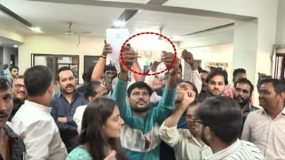 અમદાવાદની વટવા બેઠક પર કોંગ્રેસ ફેરવિચારણા કરે તેવી શક્યતા, કોંગ્રેસે જાહેર કરેલા ઉમેદવારનો ભારે વિરોધ અમદાવાદની વટવા બેઠક પર કોંગ્રેસ ફેરવિચારણા કરે તેવી શક્યતા, કોંગ્રેસે જાહેર કરેલા ઉમેદવારનો ભારે વિરોધ