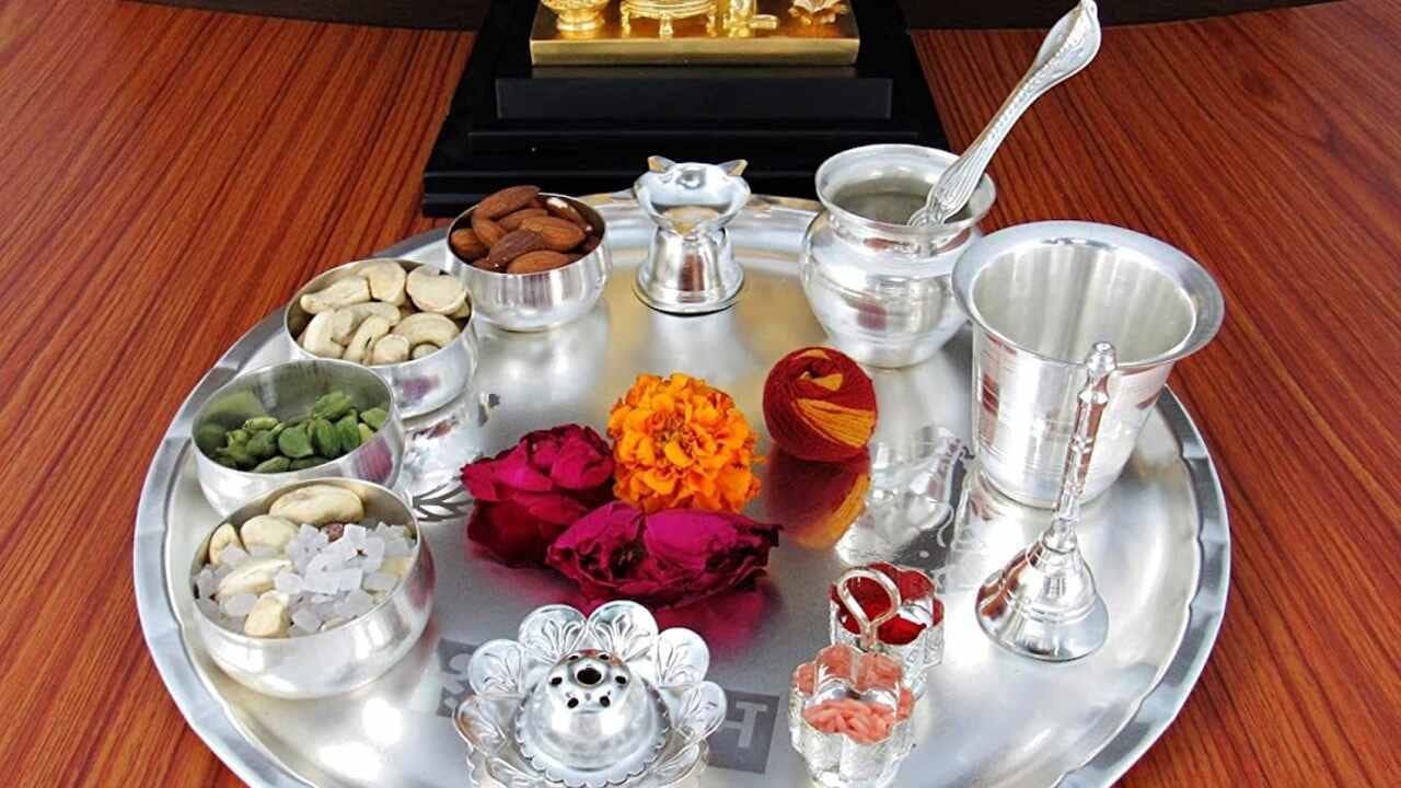 શું પરિવારમાંથી કોઈનું પણ મન પૂજા-પાઠમાં નથી લાગી રહ્યું ? જાણો આ દોષનું કારણ અને તેનું નિવારણ ?