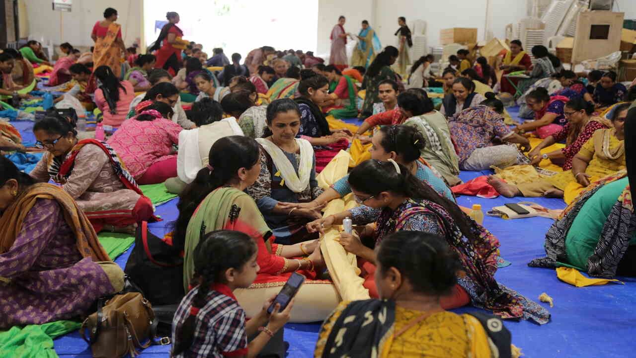 સામાન્ય જનતાને મહોત્સવ સ્થળે દરરોજ બપોરે 2.00 વાગ્યાથી રાત્રે 9.00 વાગ્યા સુધી પ્રવેશ મળશે. રવિવારે સવારે 9.00 વાગ્યાથી રાત્રે 9.00 વાગ્યા સુધી પ્રવેશ મળશે. રોજ રાત્રે 10.00 વાગ્યે મહોત્સવ સ્થળ બંધ થશે.